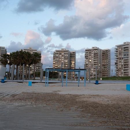 Argaman Beach Apartment Akkon Exterior foto