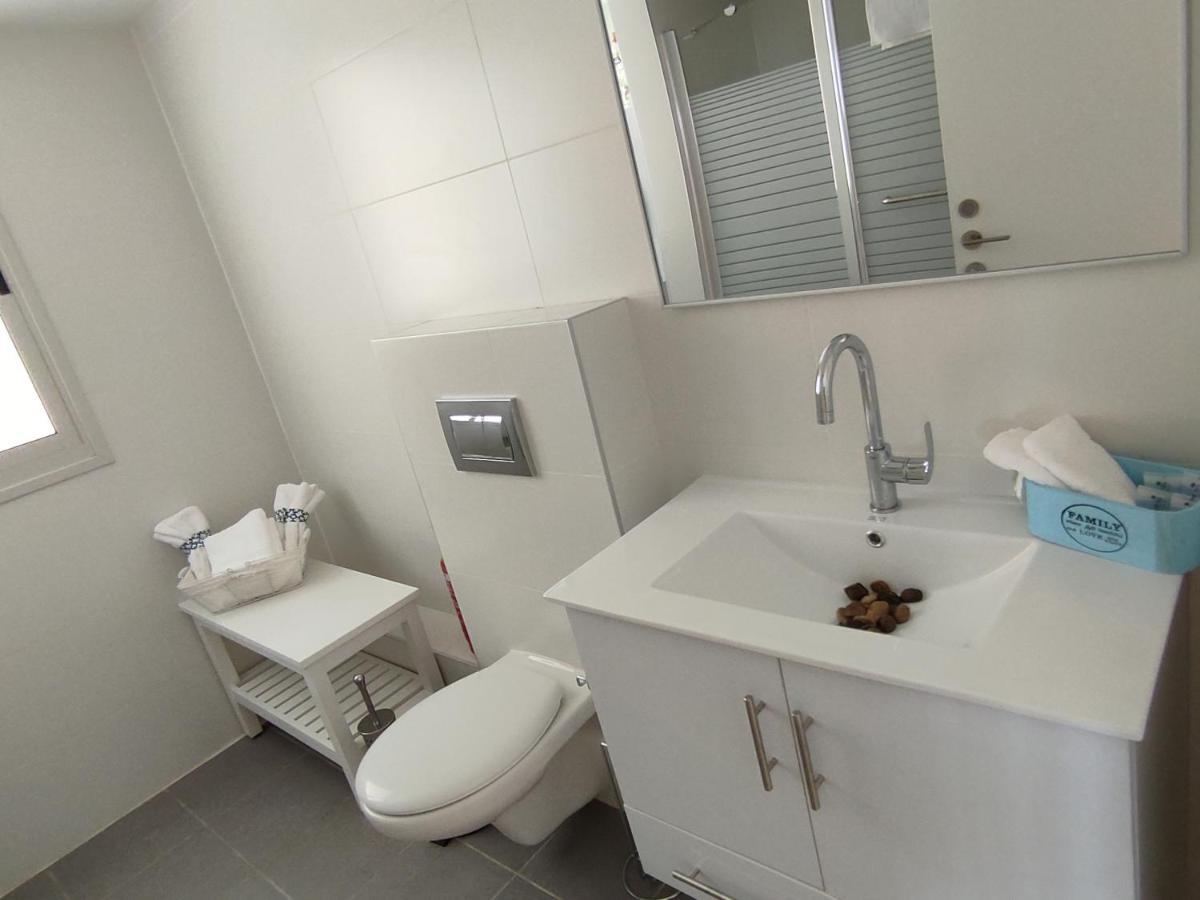 Argaman Beach Apartment Akkon Exterior foto